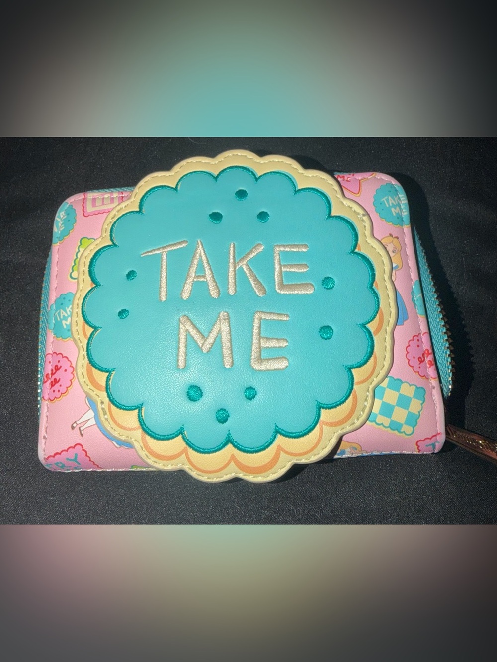 Disney Lounge-fly Alice and Wonderland Wallet